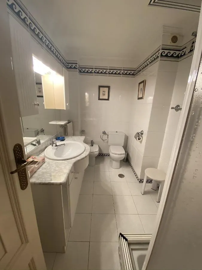 Precioso apartamento en primera línea de playa Marbella