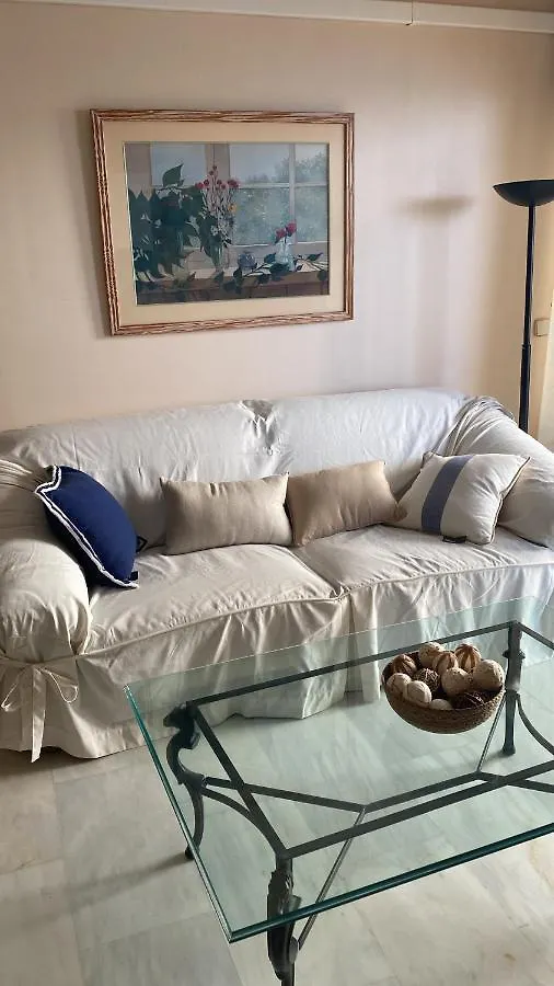 Precioso apartamento en primera línea de playa Marbella España