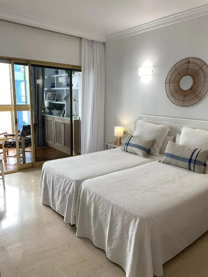 Precioso apartamento en primera línea de playa Marbella España